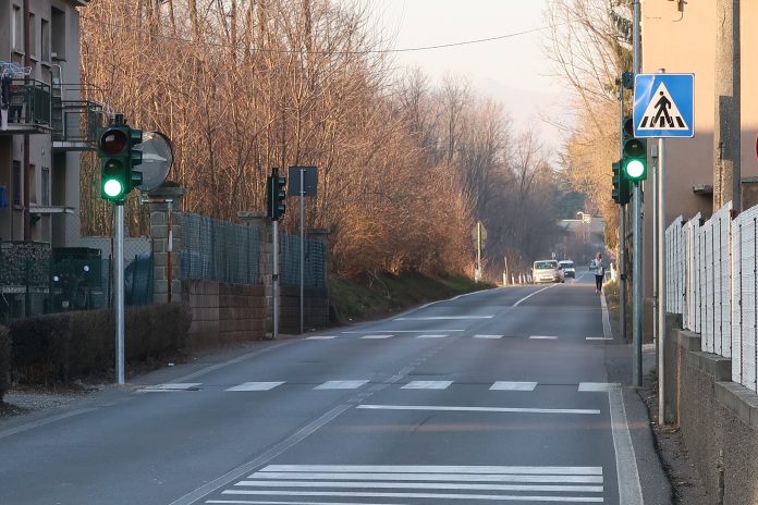 Ripristinato il semaforo di via Trento Ripristinato il semaforo di via Trento