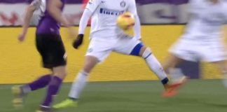 Così non Var! Il frammento di Fiorentina-Inter, il fallo da rigore contestato.