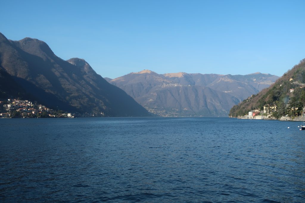La vista dall'imbarcadero di Pognana Lario verso Argegno e Pigra - foto © Giancarlo Nicoli
