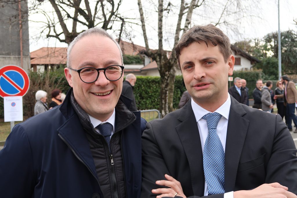 Il sindaco di Fenegrò, Claudio Canobbio (a destra) con Angelo Orsenigo, consigliere regionale comasco del Pd - - fotografia © Giancarlo Nicoli