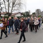 Un gruppo di visitatori inizia il percorso artistico – fotografia © Giancarlo Nicoli