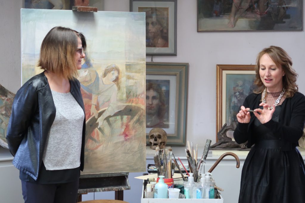 Atelier di Mario Bogani. A sinistra, Elena (figlia) con Rossella Liberti (nuora) - - fotografia © Giancarlo Nicoli
