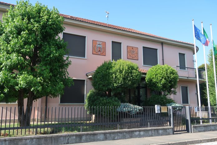 2019_06_27_municipio_di_Fenegro La sede del Municipio di Fenegrò