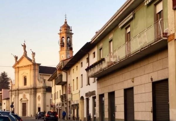 2019_11_21_lurago_marinone Lurago Marinone. Via Litta Rusca e chiesa parrocchiale.
