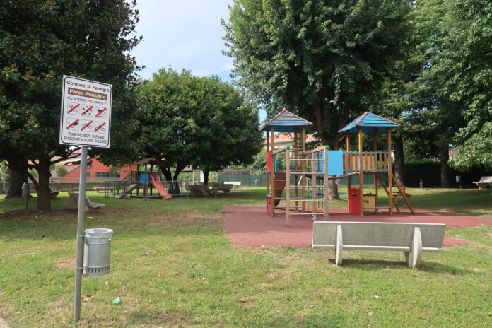 2020_08_18_parco_giochi_riaperto Il parco giochi di via XXV Aprile a Fenegrò.