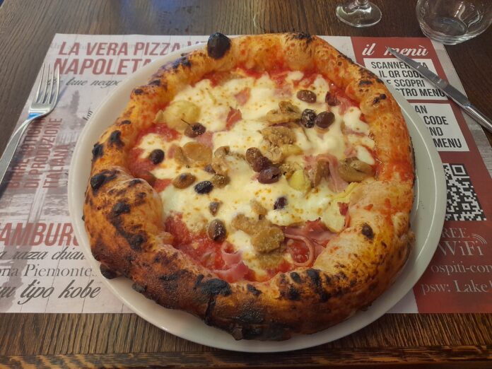 (Como. Ox. La pizza capricciosa. Tutte le fotografie sono © di Susanna Pagani).