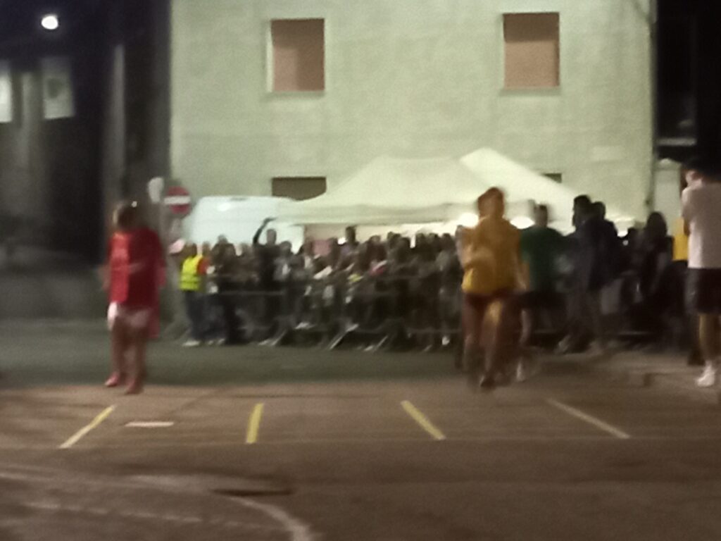 Palio di Fenegrò. Il primo cambio della staffetta.